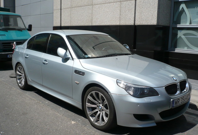 BMW M5 E60 2005