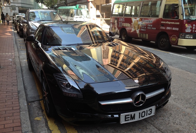 Mercedes-Benz SLS AMG