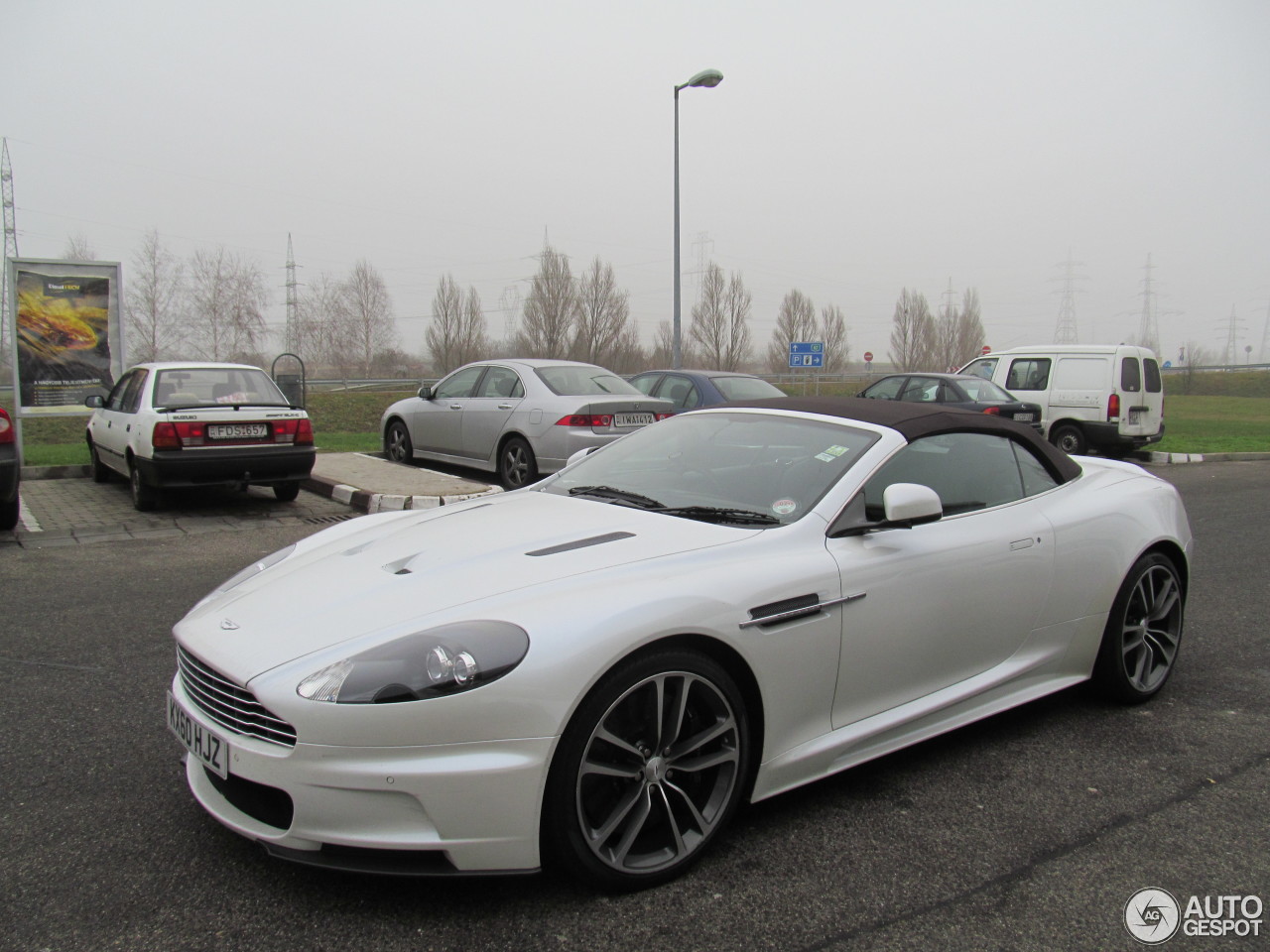 Aston Martin DBS Volante