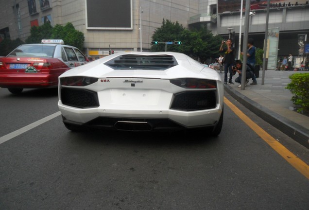 Lamborghini Aventador LP700-4