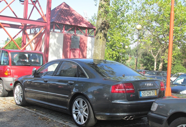 Audi S8 D3