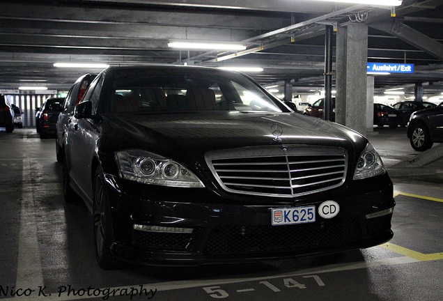 Mercedes-Benz S 63 AMG W221 2011