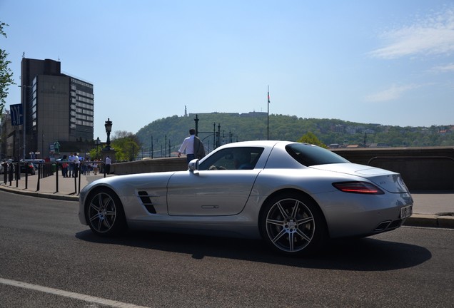 Mercedes-Benz SLS AMG