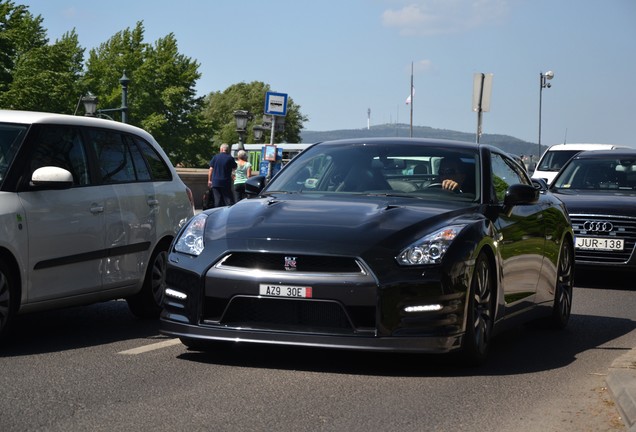 Nissan GT-R 2011