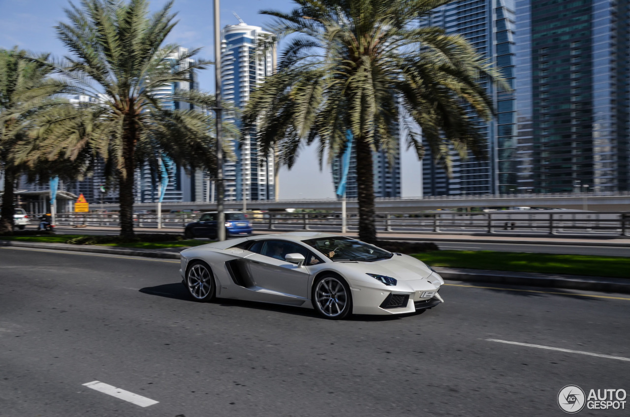 Lamborghini Aventador LP700-4