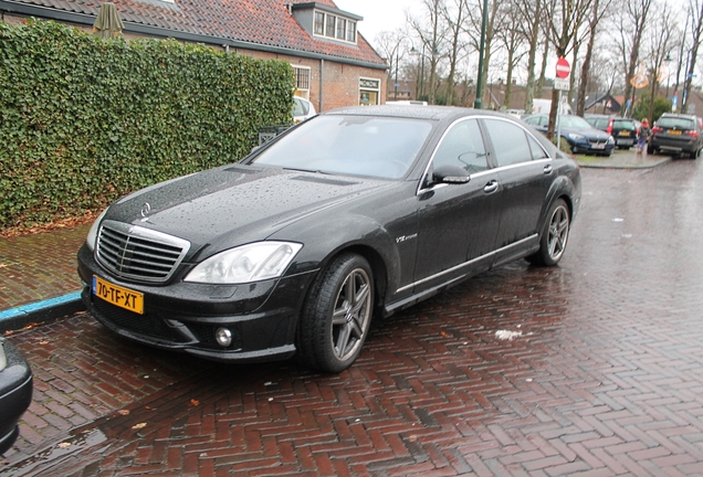 Mercedes-Benz S 65 AMG V221