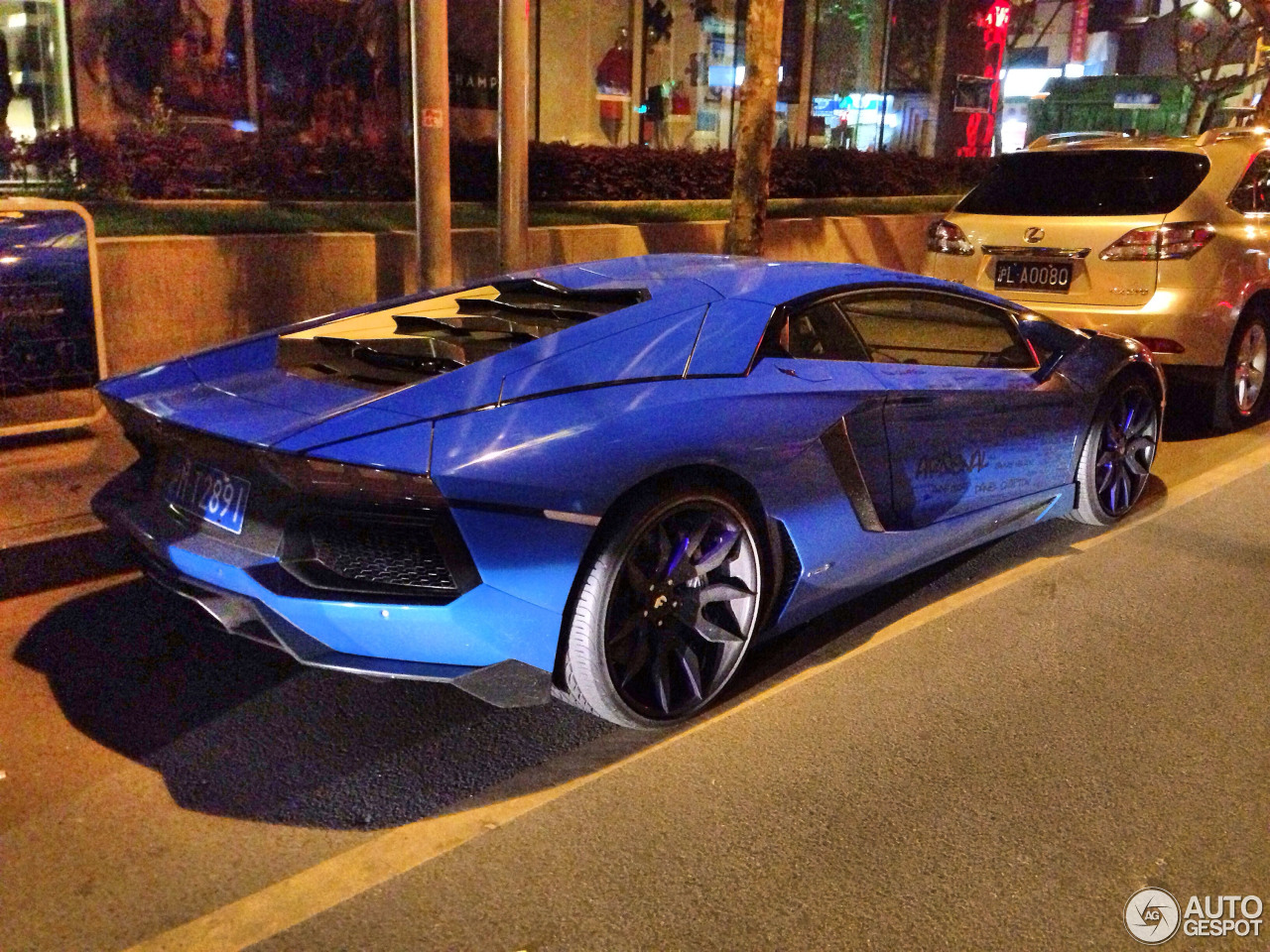 Lamborghini Aventador LP700-4