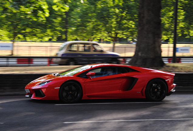 Lamborghini Aventador LP700-4