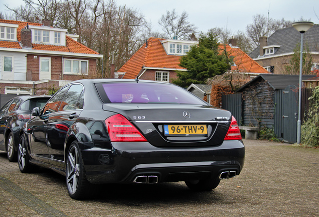 Mercedes-Benz S 63 AMG W221 2011