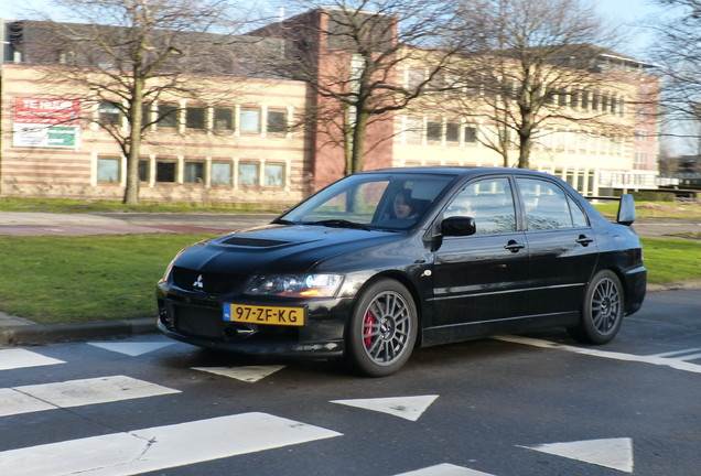 Mitsubishi Lancer Evolution IX FQ