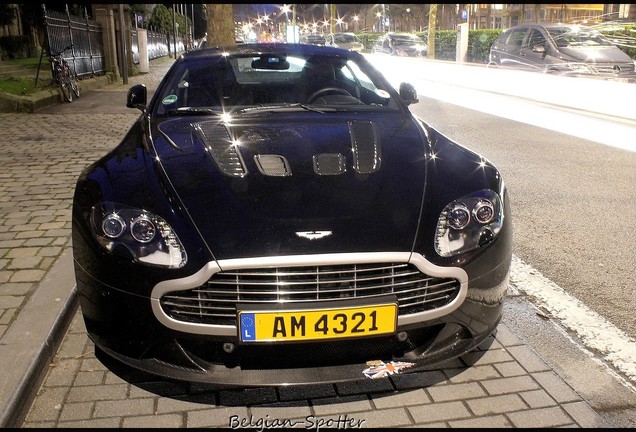 Aston Martin V12 Vantage