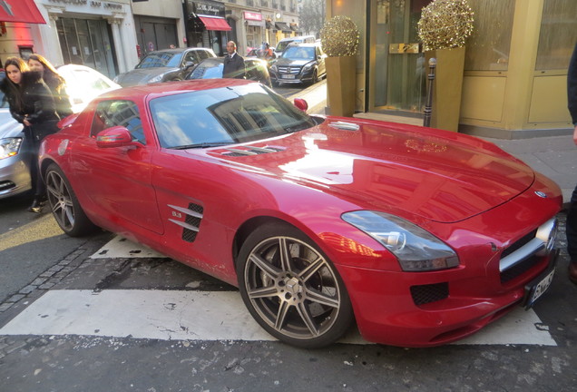 Mercedes-Benz SLS AMG