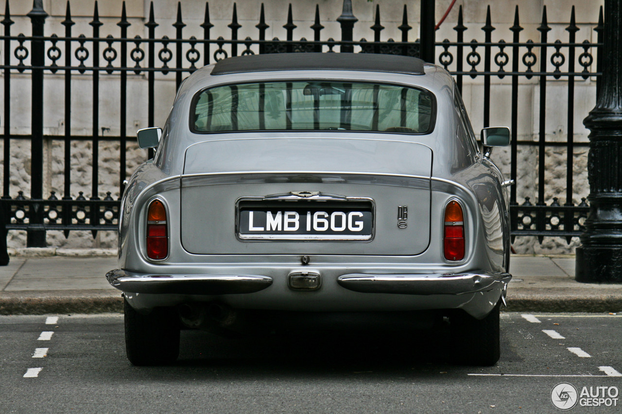 Aston Martin DB6 Superleggera