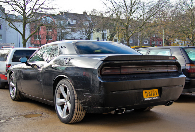 Dodge Challenger SRT-8