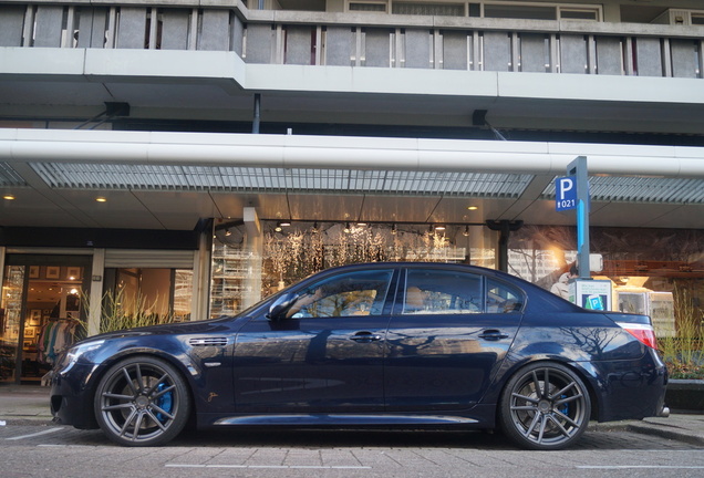 BMW M5 E60 2005