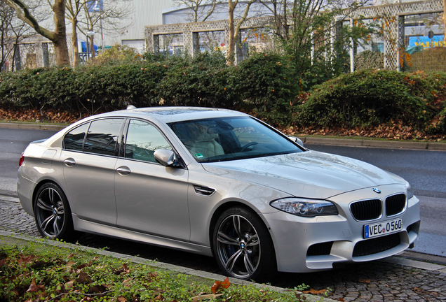 BMW M5 F10 2011