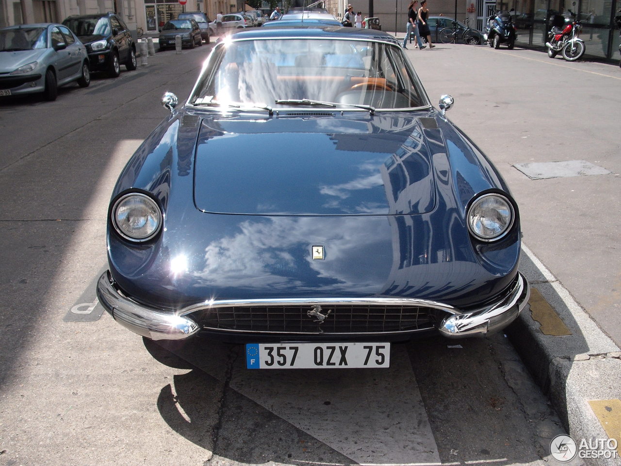 Ferrari 365 GT 2+2