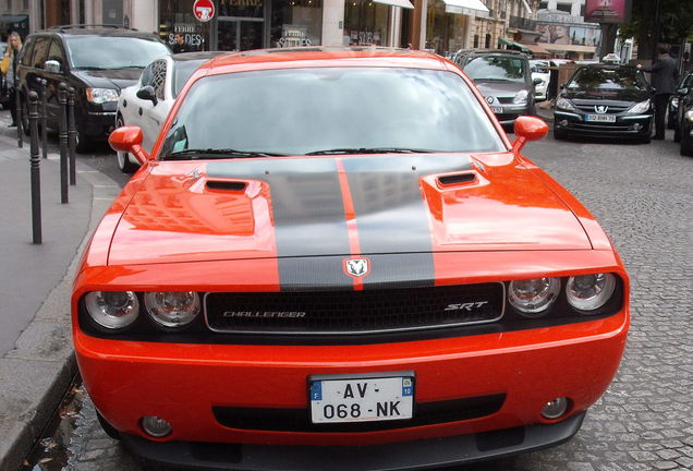 Dodge Challenger SRT-8