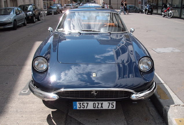 Ferrari 365 GT 2+2