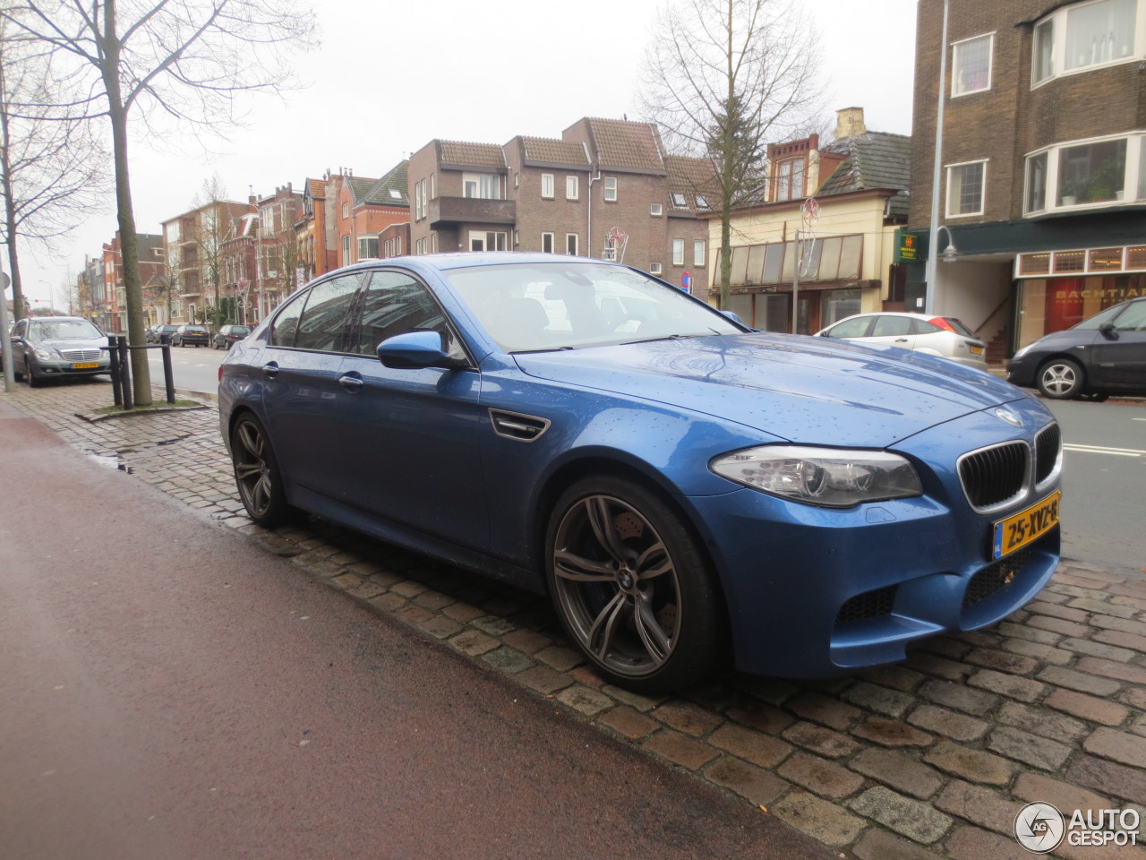 BMW M5 F10 2011