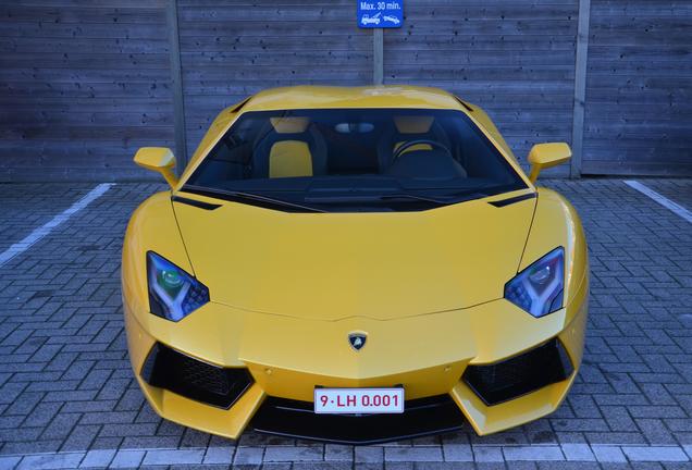 Lamborghini Aventador LP700-4