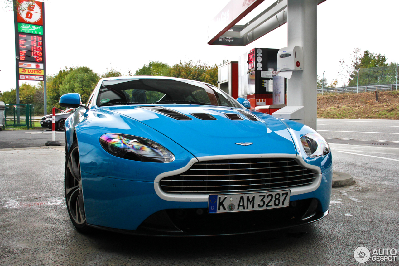 Aston Martin V12 Vantage