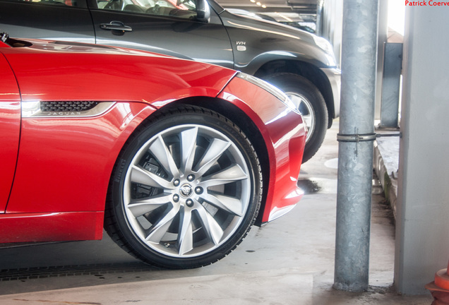 Jaguar F-TYPE S V8 Convertible