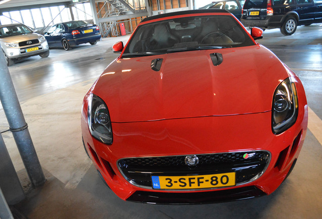 Jaguar F-TYPE S V8 Convertible