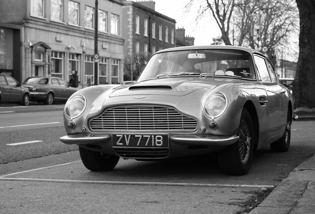 Aston Martin DB6 Vantage MKI