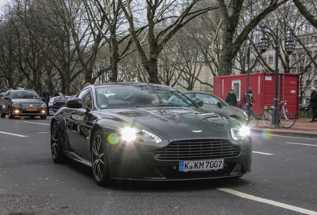 Aston Martin V8 Vantage S