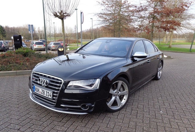 Audi S8 D4