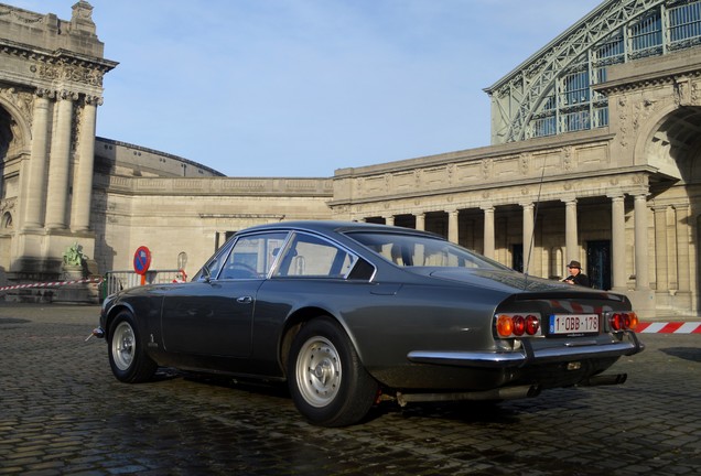 Ferrari 365 GT 2+2