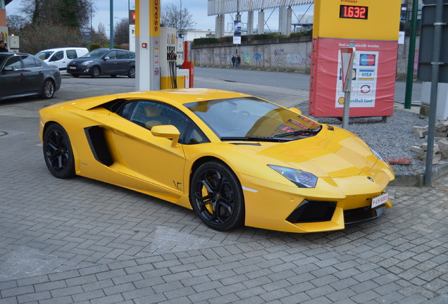 Lamborghini Aventador LP700-4