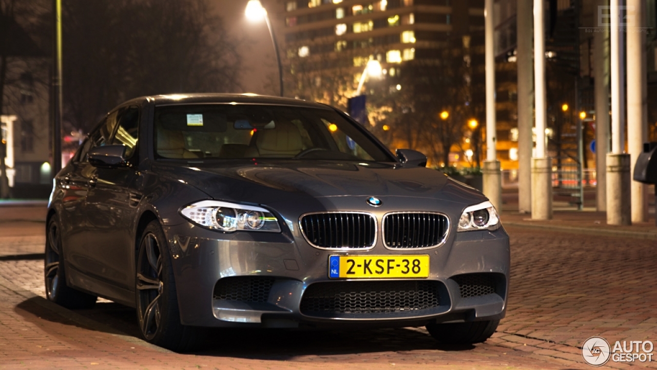 BMW M5 F10 2011