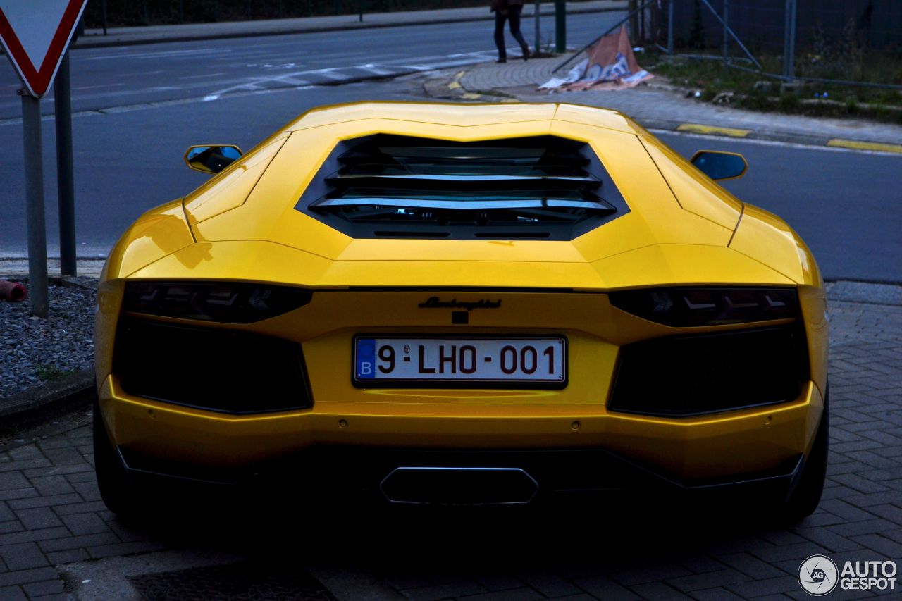 Lamborghini Aventador LP700-4