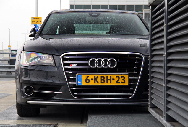 Audi S8 D4