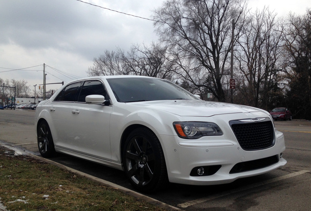 Chrysler 300C SRT8 2013