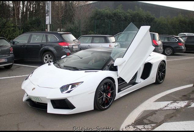 Lamborghini Aventador LP700-4 Roadster