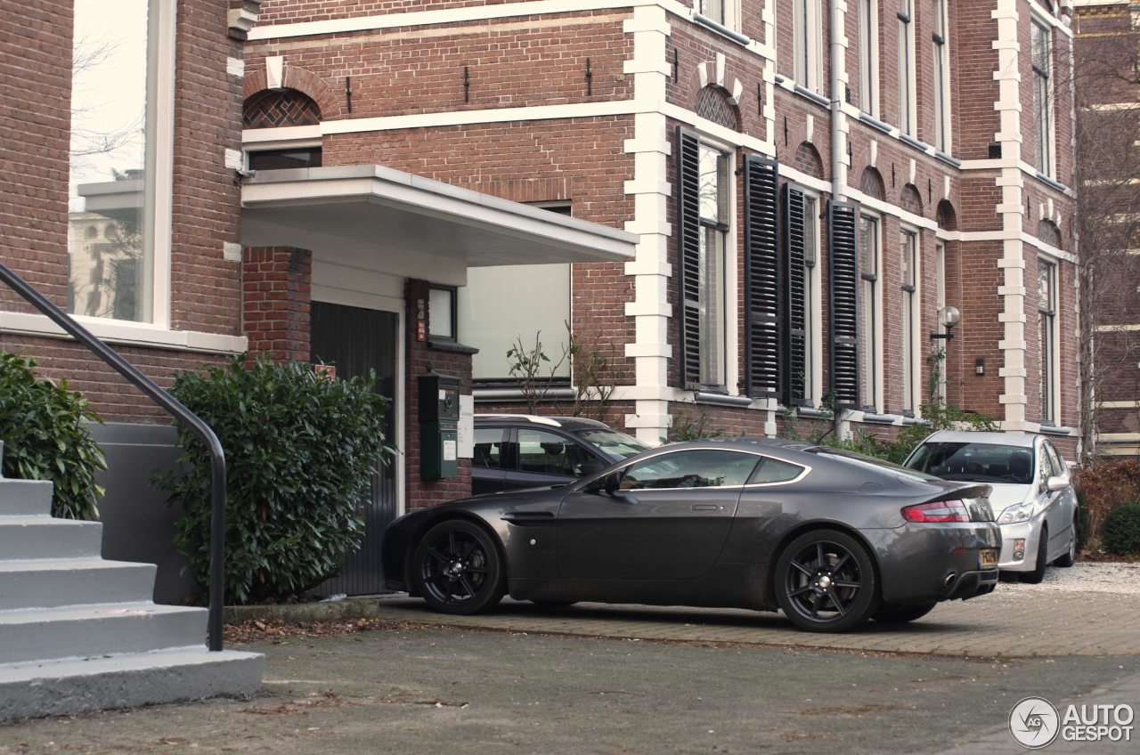 Aston Martin V8 Vantage