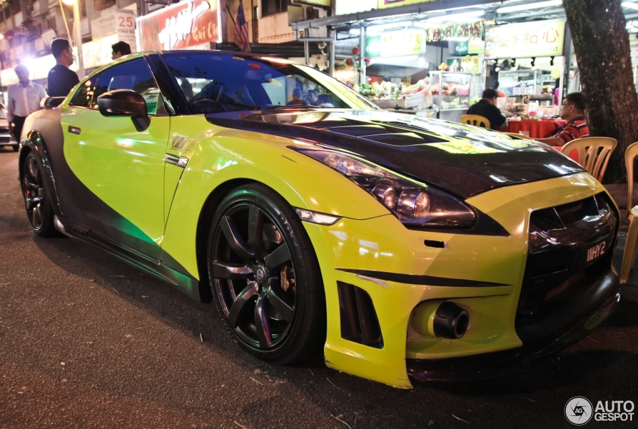 Nissan GT-R WALD Sports Line Black Bison Edition