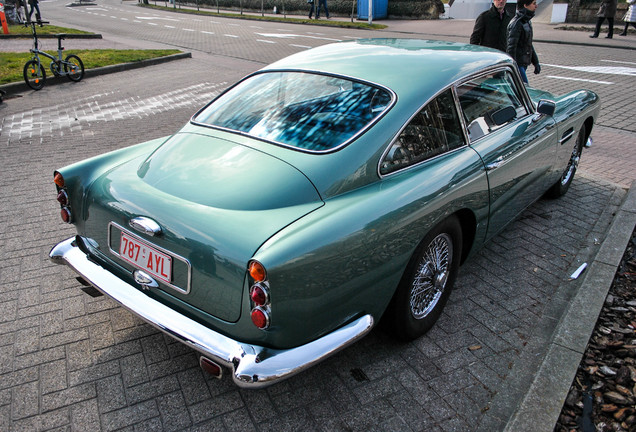 Aston Martin DB4