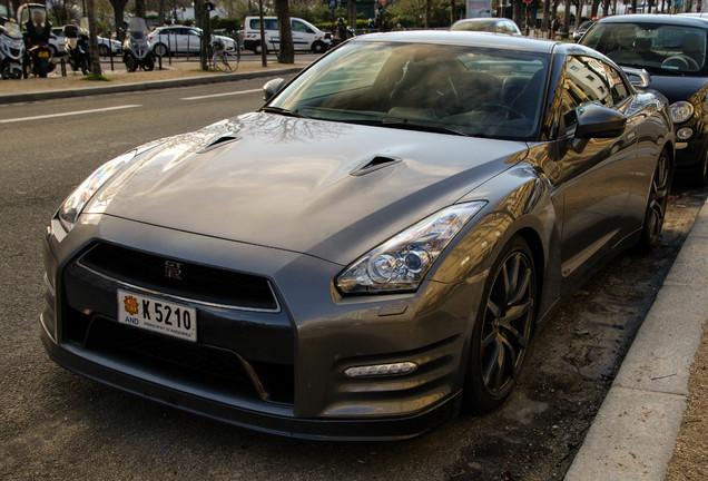 Nissan GT-R 2012