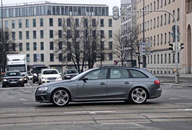 Audi RS4 Avant B8