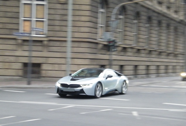 BMW i8