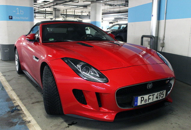 Jaguar F-TYPE S V8 Convertible