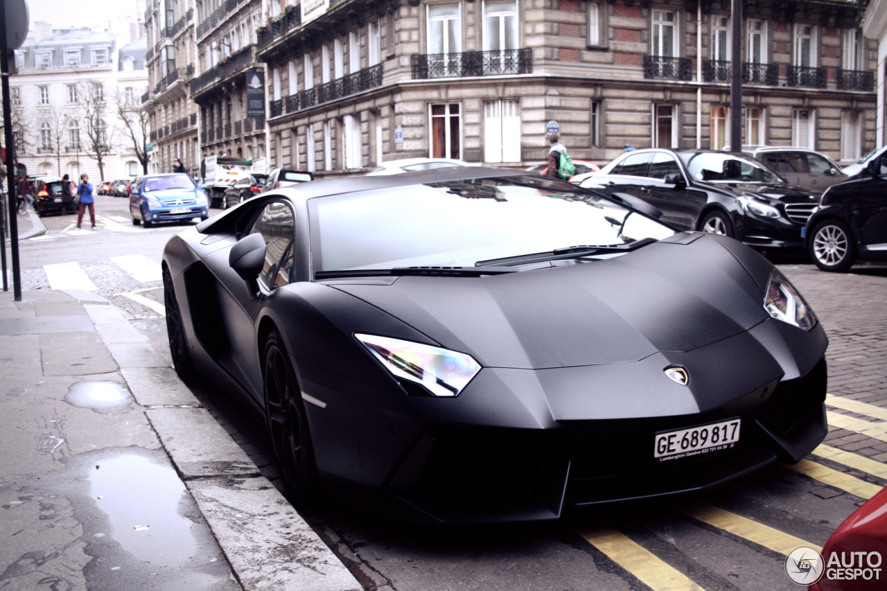 Lamborghini Aventador LP700-4