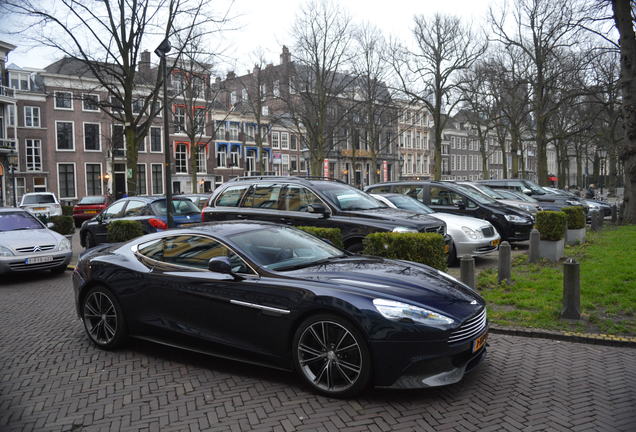 Aston Martin Vanquish 2013