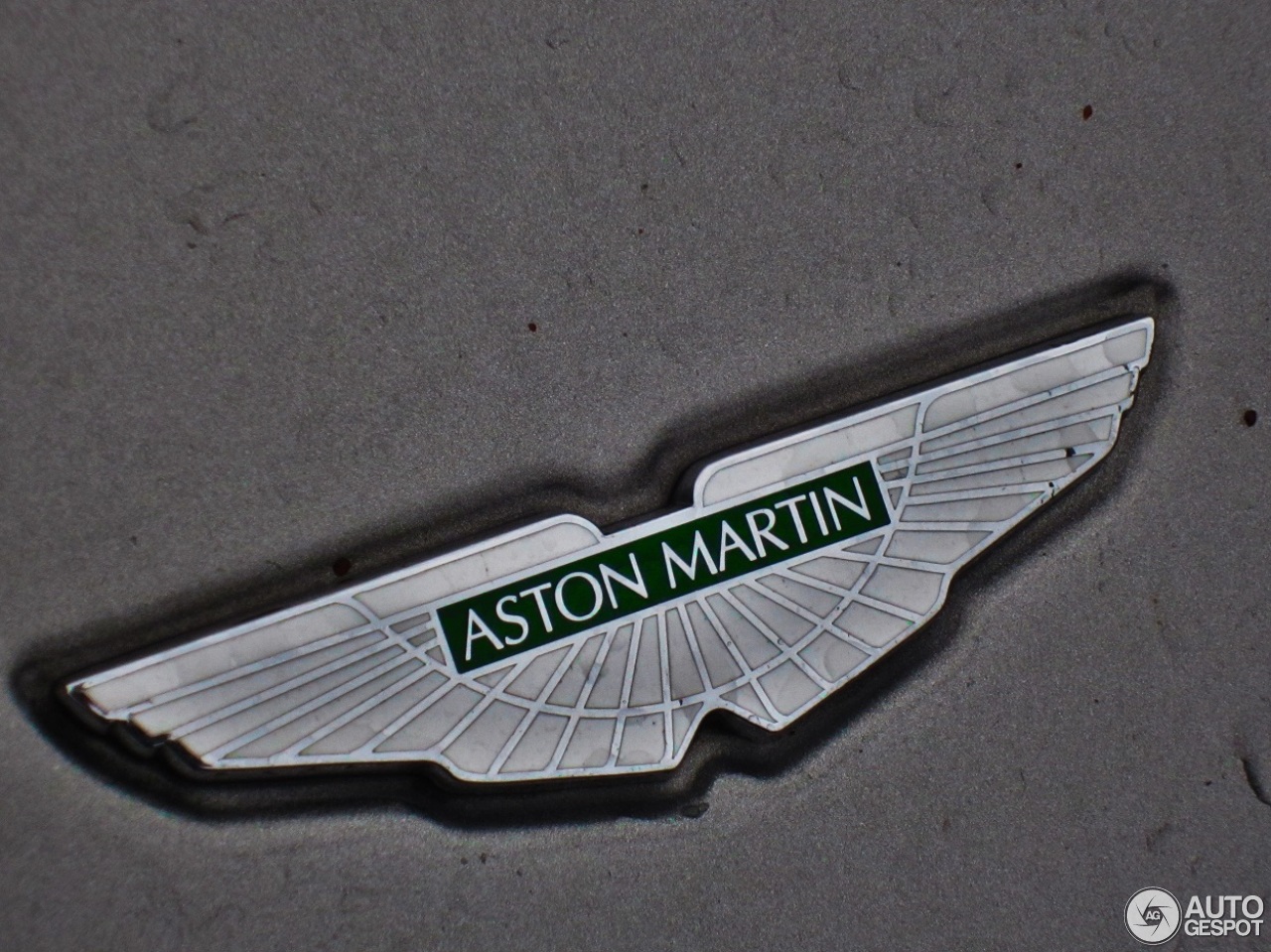 Aston Martin V8 Vantage