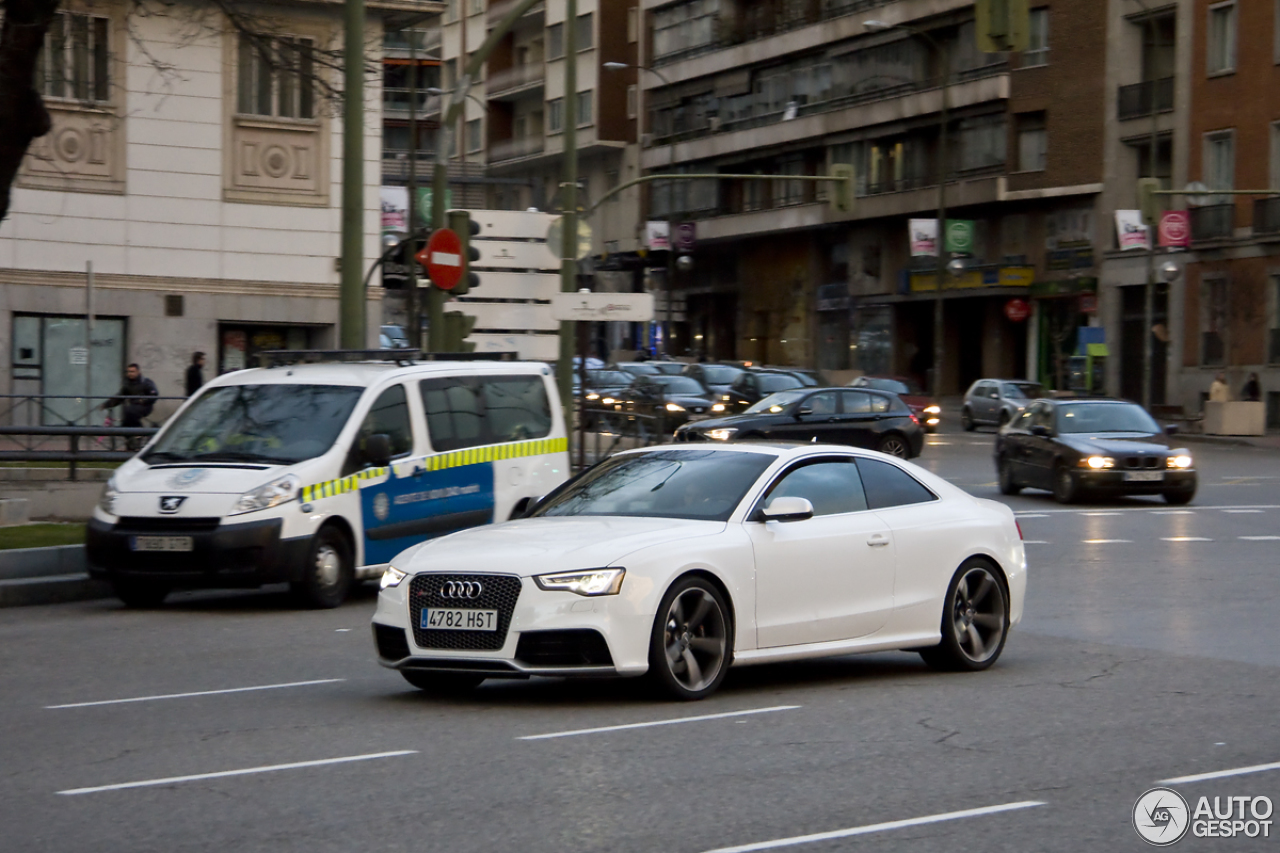 Audi RS5 B8 2012