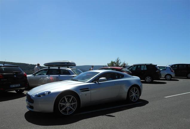 Aston Martin V8 Vantage